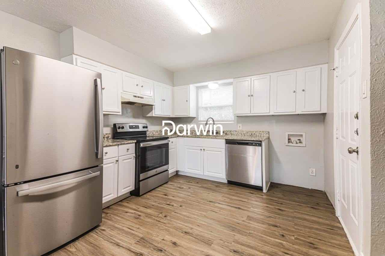 1101 Rancho Dr - Photo 7 of 14
