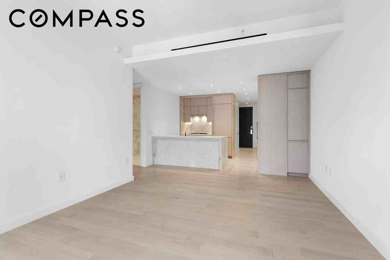 138 E 50th St #27B - Photo 2 of 7