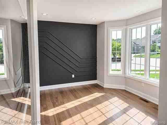 20250 Beacon Way - Photo 5 of 11