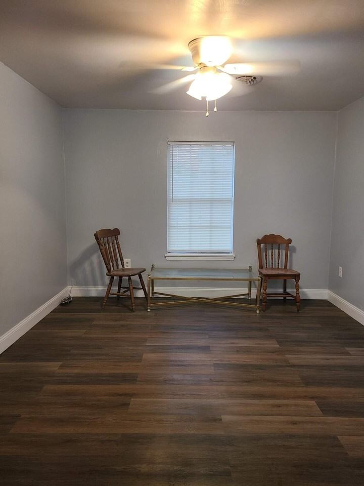 812 Staunton Ave Nw #812 - Photo 2 of 12