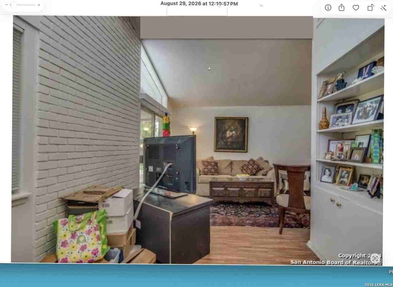 8426 Laurelhurst Dr - Photo 4 of 7