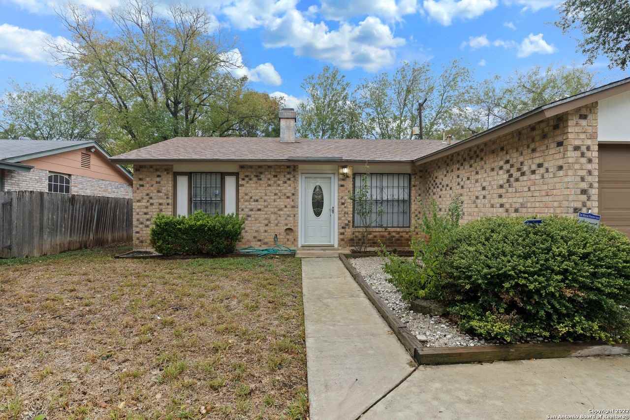 9438 Valley Dale St - Photo 4 of 31