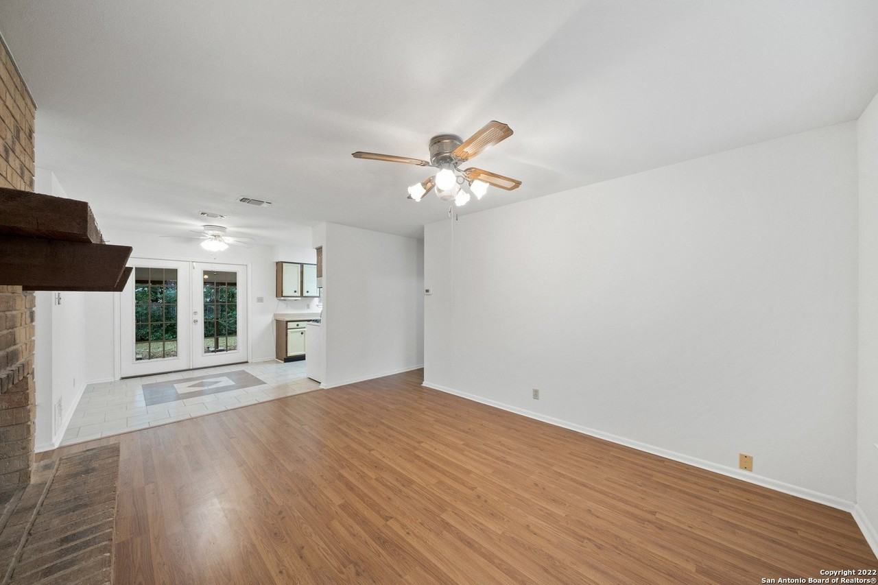 9438 Valley Dale St - Photo 6 of 31