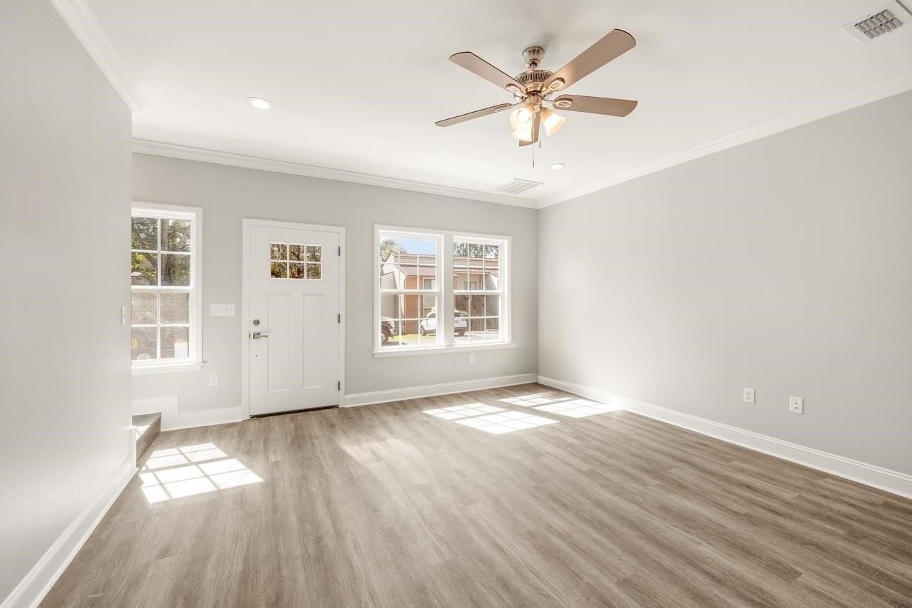 1460 Willow Bend Way #C - Photo 6 of 35
