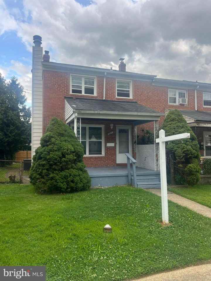 927 Southridge Rd - Photo 2 of 19