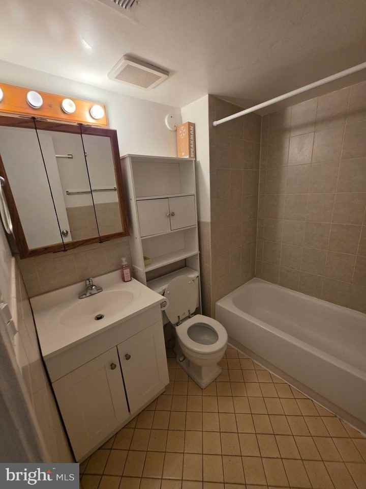 9806 Georgia Ave #302 - Photo 6 of 8