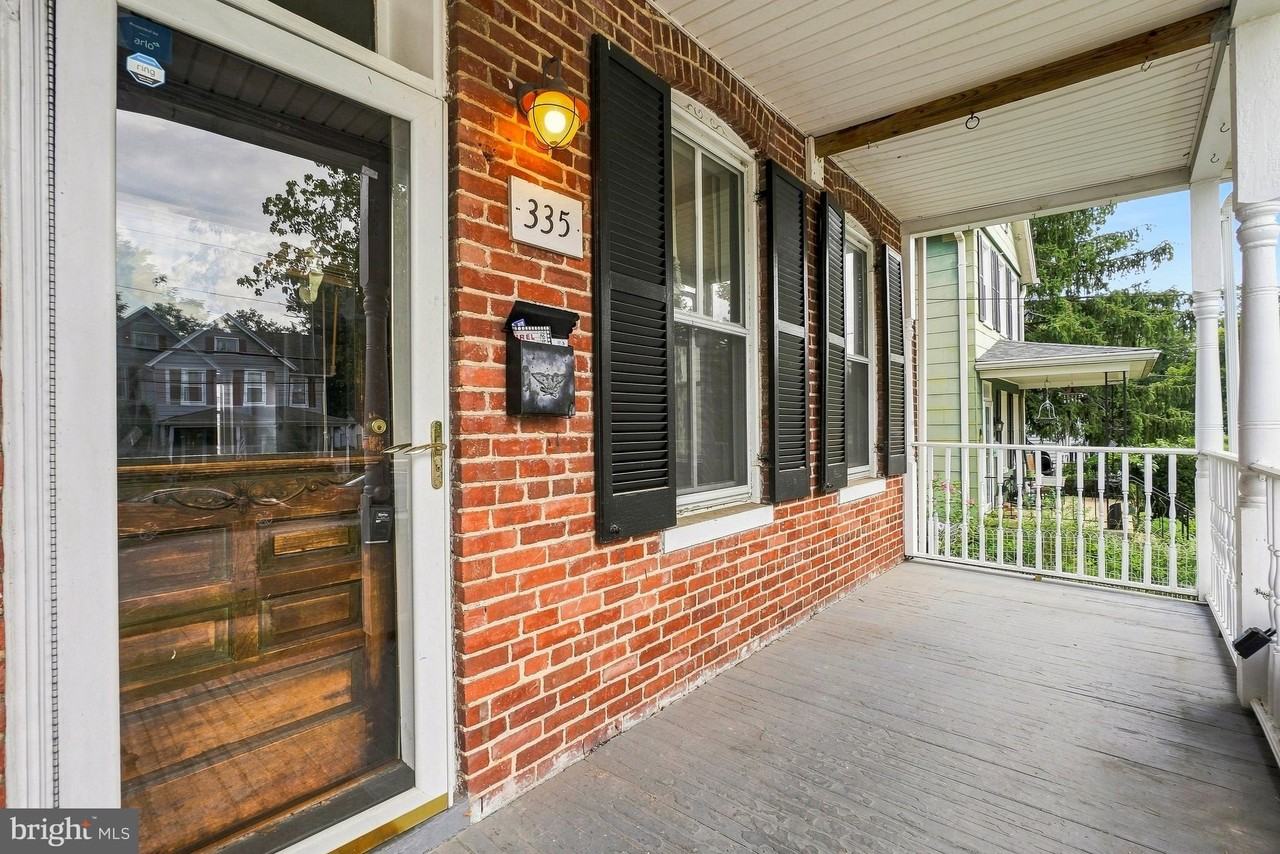 335 Prince George St - Photo 4 of 30