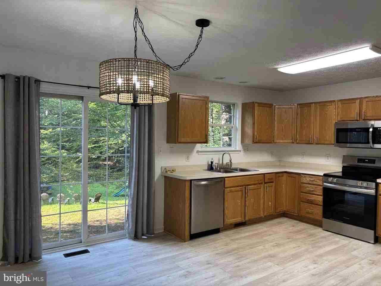 203 Timber Ln - Photo 4 of 17