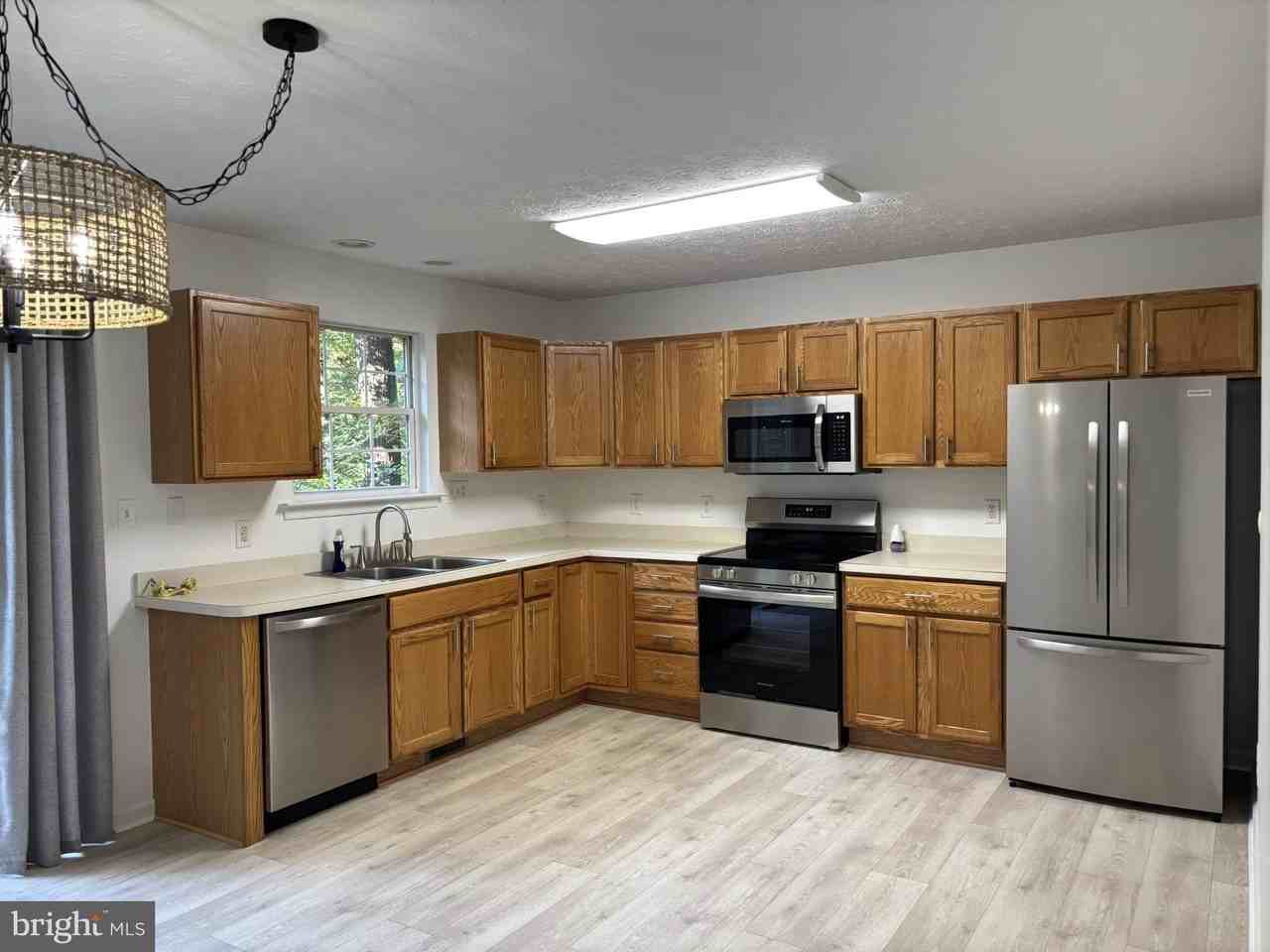 203 Timber Ln - Photo 5 of 17