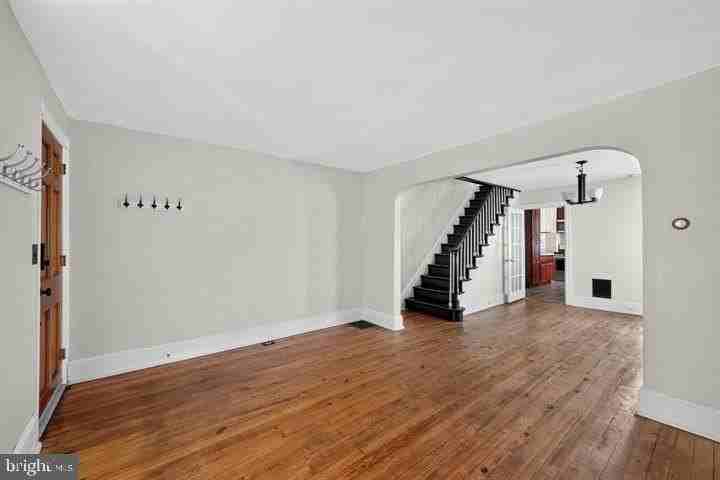 798 Madison St - Photo 4 of 28