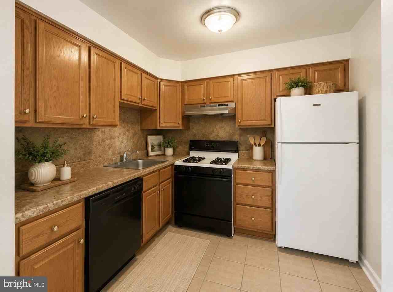 8828 Cottage St - Photo 3 of 12