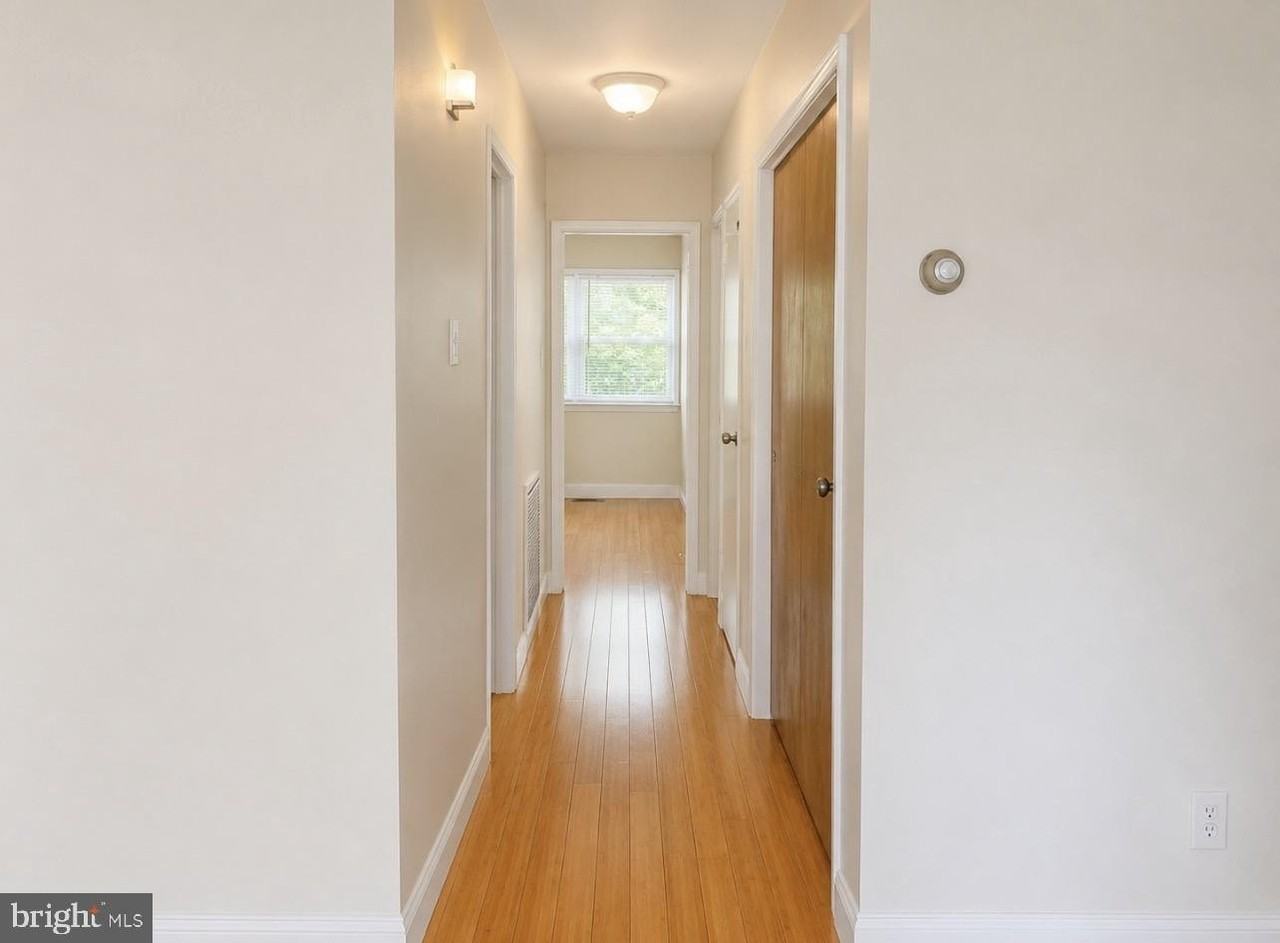 8828 Cottage St - Photo 4 of 12