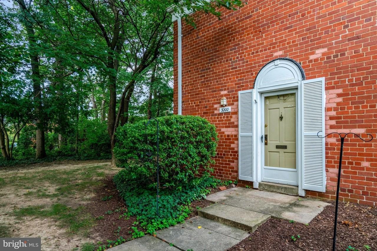 3200 Martha Custis Dr #226