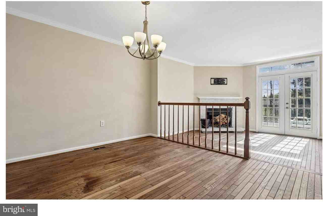 14033 Betsy Ross Ln - Photo 4 of 39