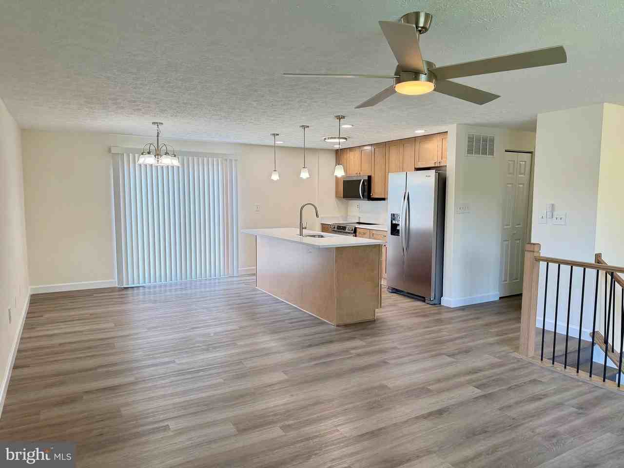 4404 Carrier Ct - Photo 3 of 19