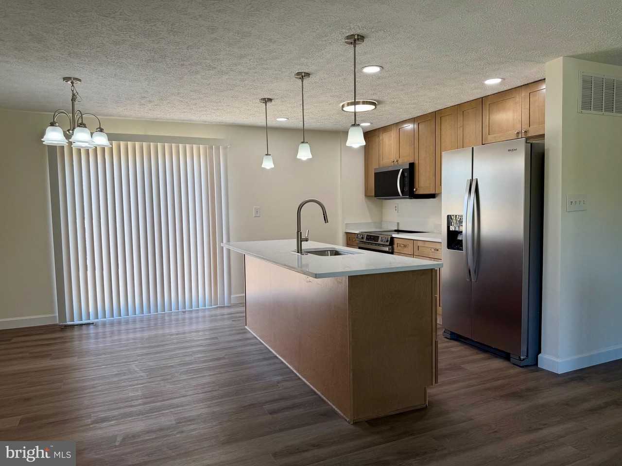 4404 Carrier Ct - Photo 5 of 19