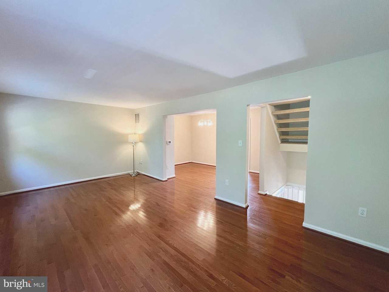8124 Larkin Ln - Photo 4 of 50