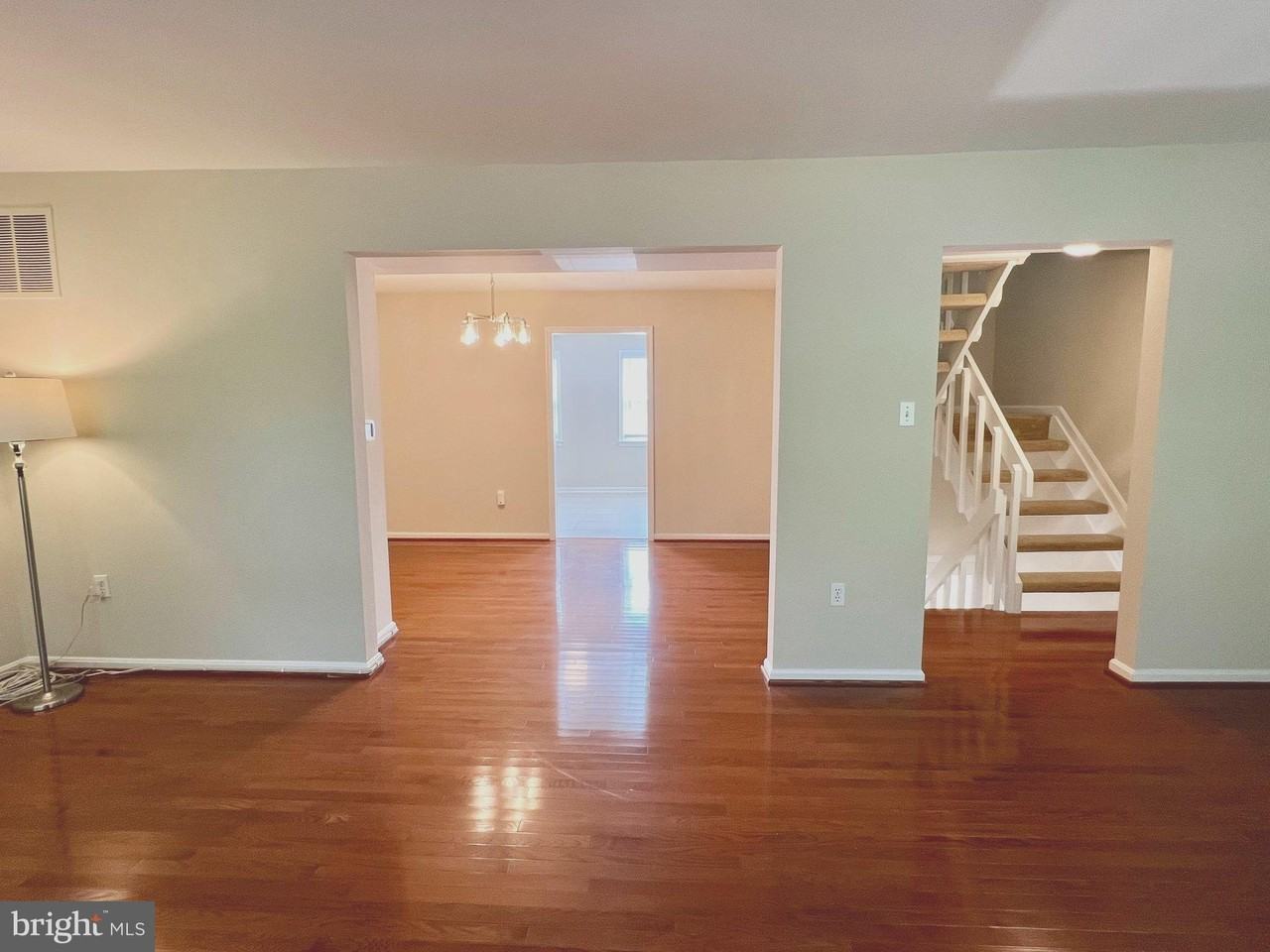 8124 Larkin Ln - Photo 6 of 50