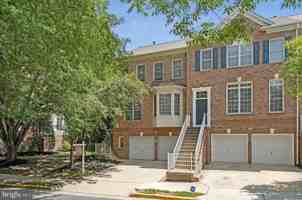 featured image of 9546 Lagersfield Cir