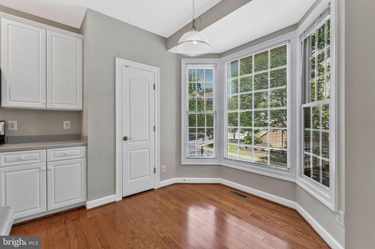 9546 Lagersfield Cir - Photo 7 of 28