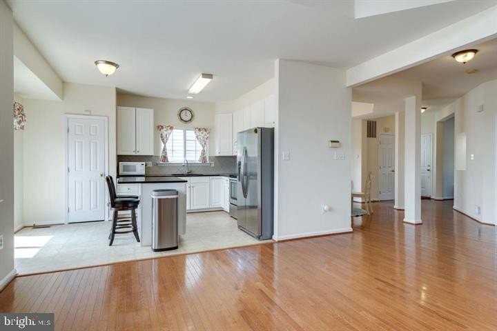 6805 Hollow Glen Ct - Photo 3 of 50