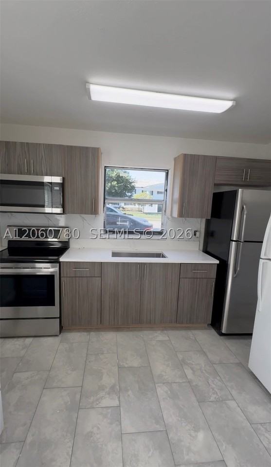 4119 Woodside Dr #2 - Photo 2 of 9