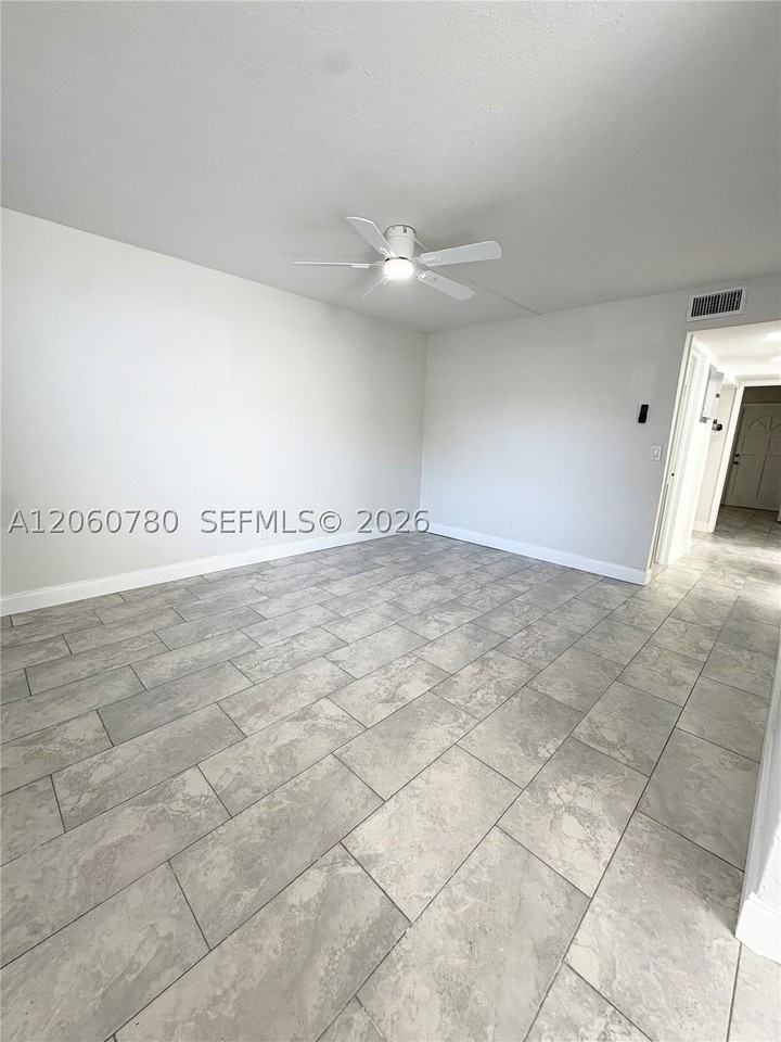 4119 Woodside Dr #2 - Photo 7 of 9