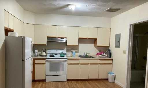 Essex St - Photo 2 of 17