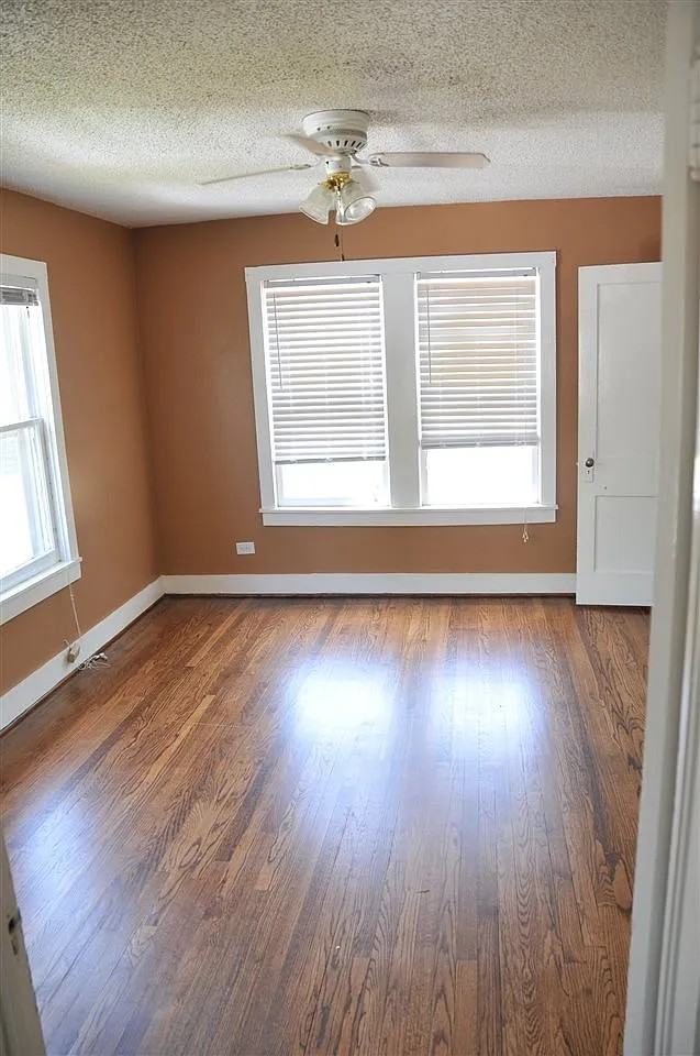 1523 S Robertson Ave #B - Photo 2 of 13