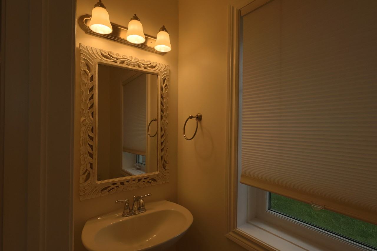 2421 Nutgrove Avenue - Photo 5 of 33