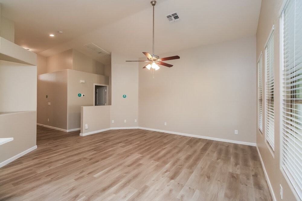 10226 E Capri Ave - Photo 3 of 16