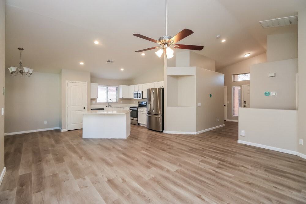 10226 E Capri Ave - Photo 4 of 16