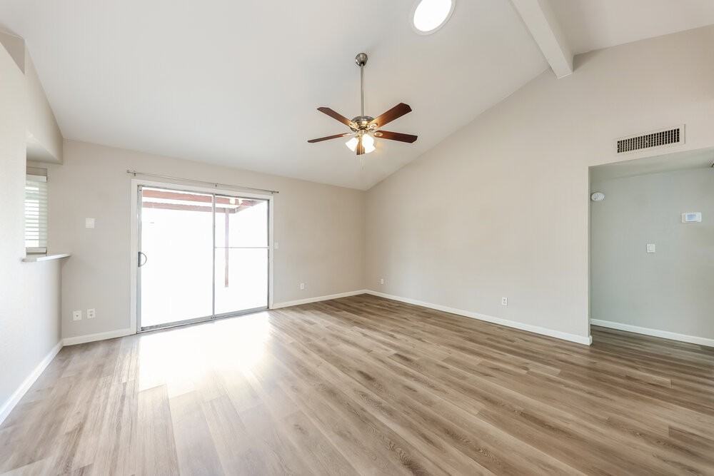 5526 W Garden Dr - Photo 4 of 16