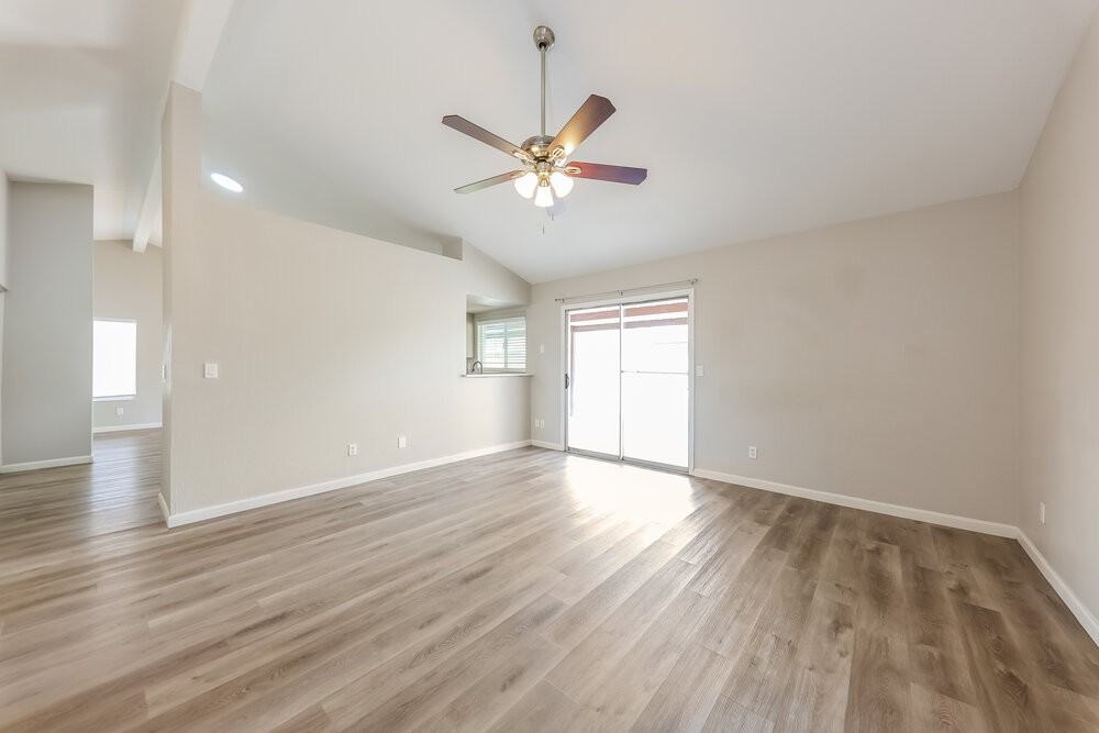 5526 W Garden Dr - Photo 5 of 16