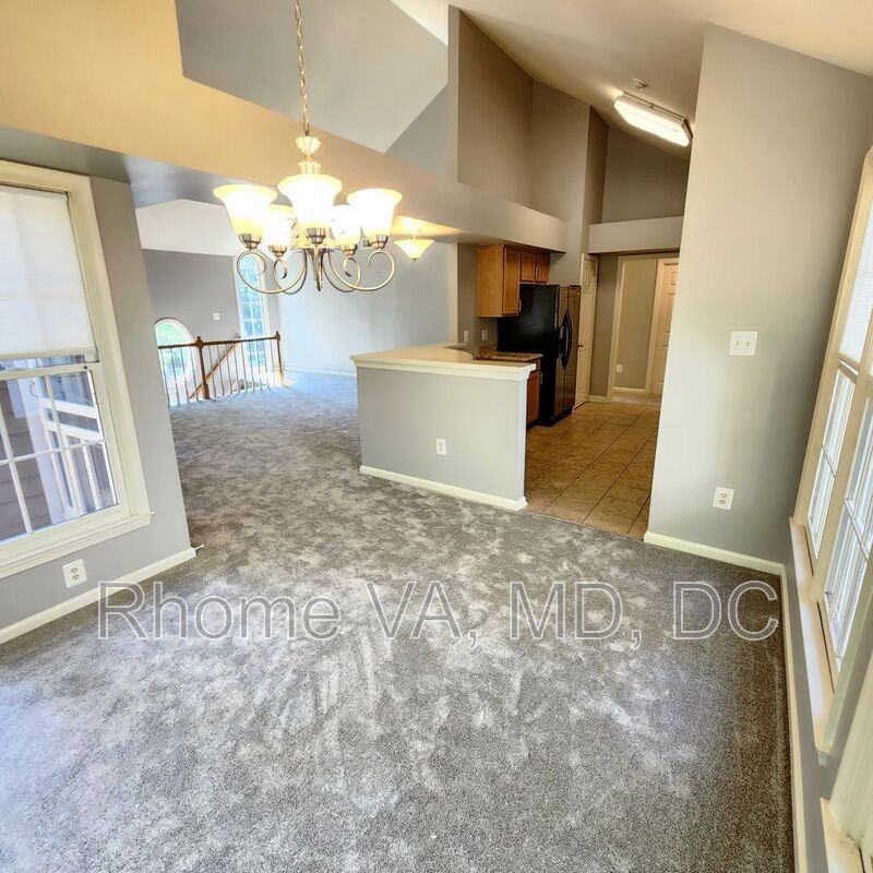 1404 Church Hill Pl - Photo 7 of 28