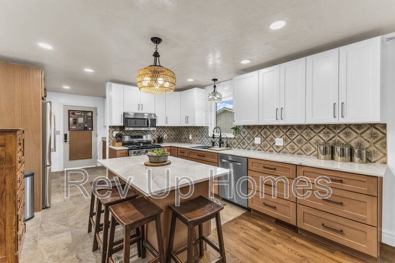 492 Es - Photo 2 of 18