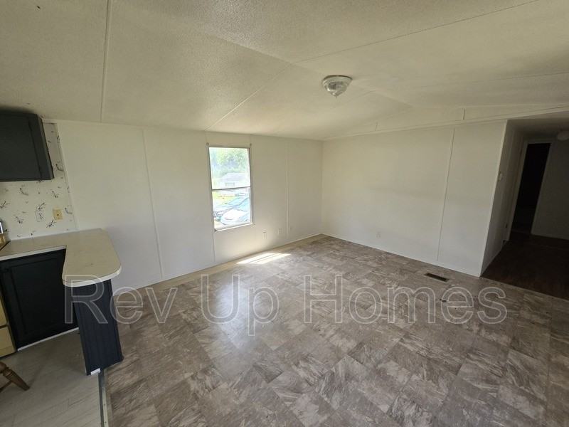 123 Fred Dr - Photo 2 of 13