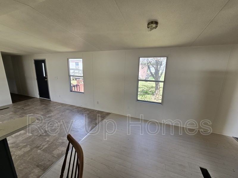 123 Fred Dr - Photo 3 of 13