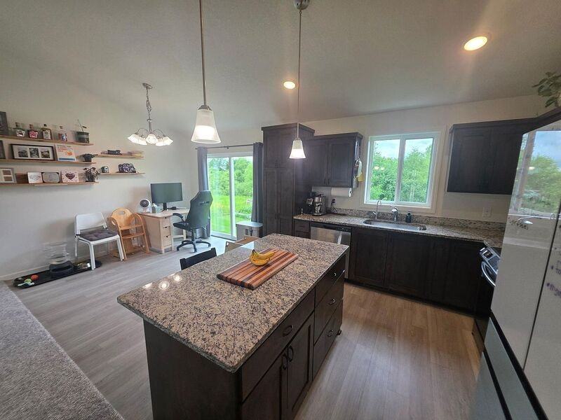 947 Breckenridge Ln - Photo 2 of 25