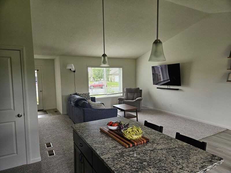 947 Breckenridge Ln - Photo 4 of 25