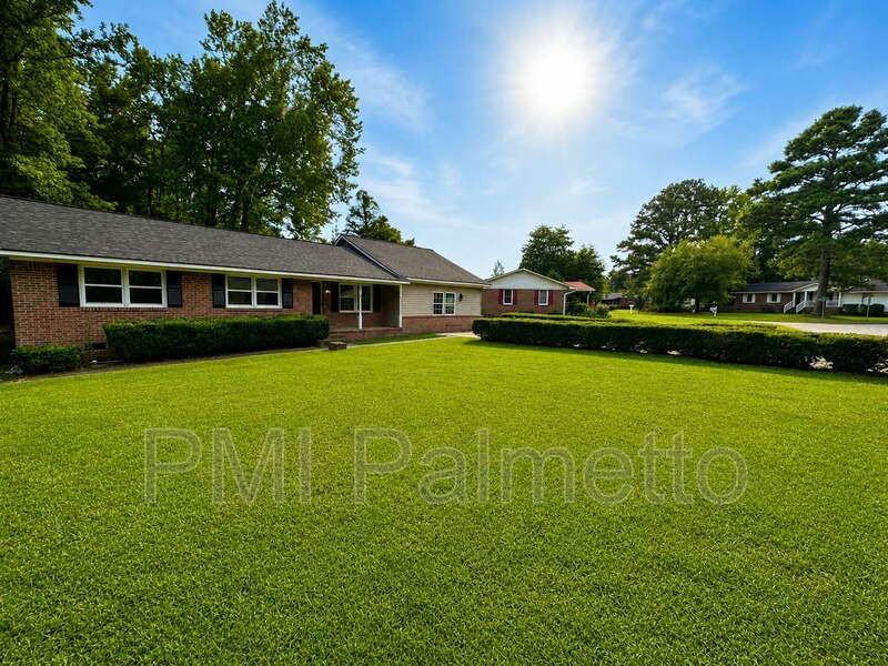 948 Wateree Blvd - Photo 3 of 31