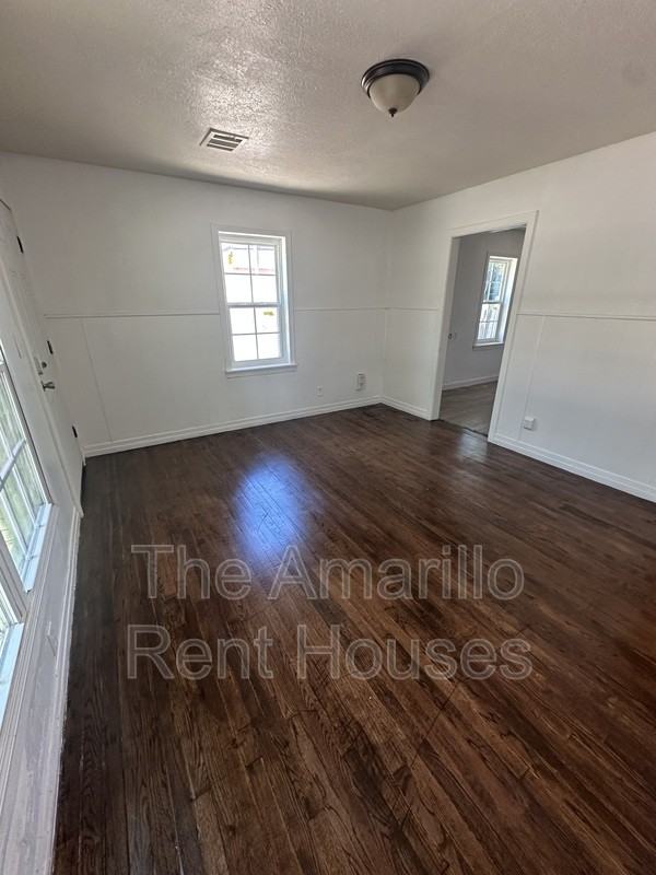 1619 Bellaire St - Photo 2 of 7