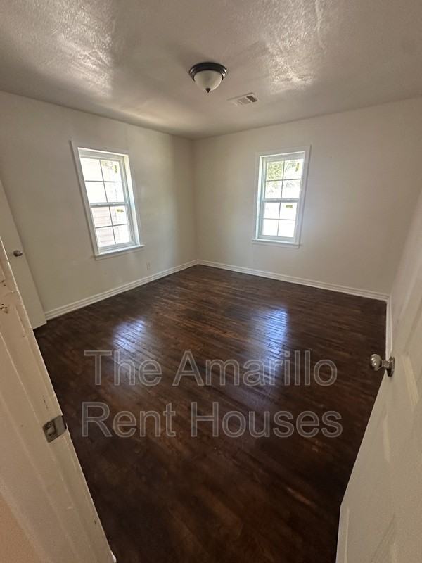 1619 Bellaire St - Photo 5 of 7