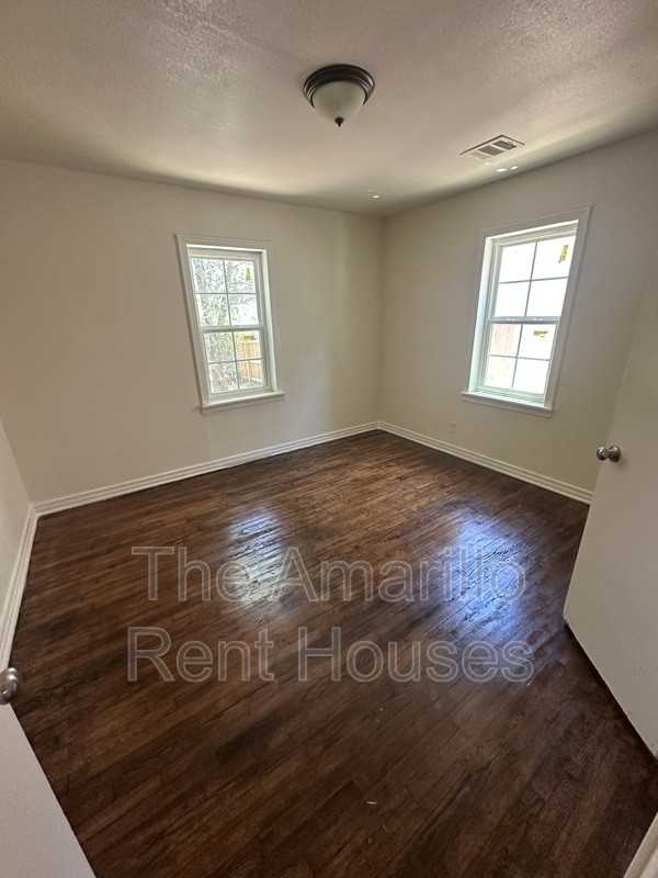 1619 Bellaire St - Photo 6 of 7