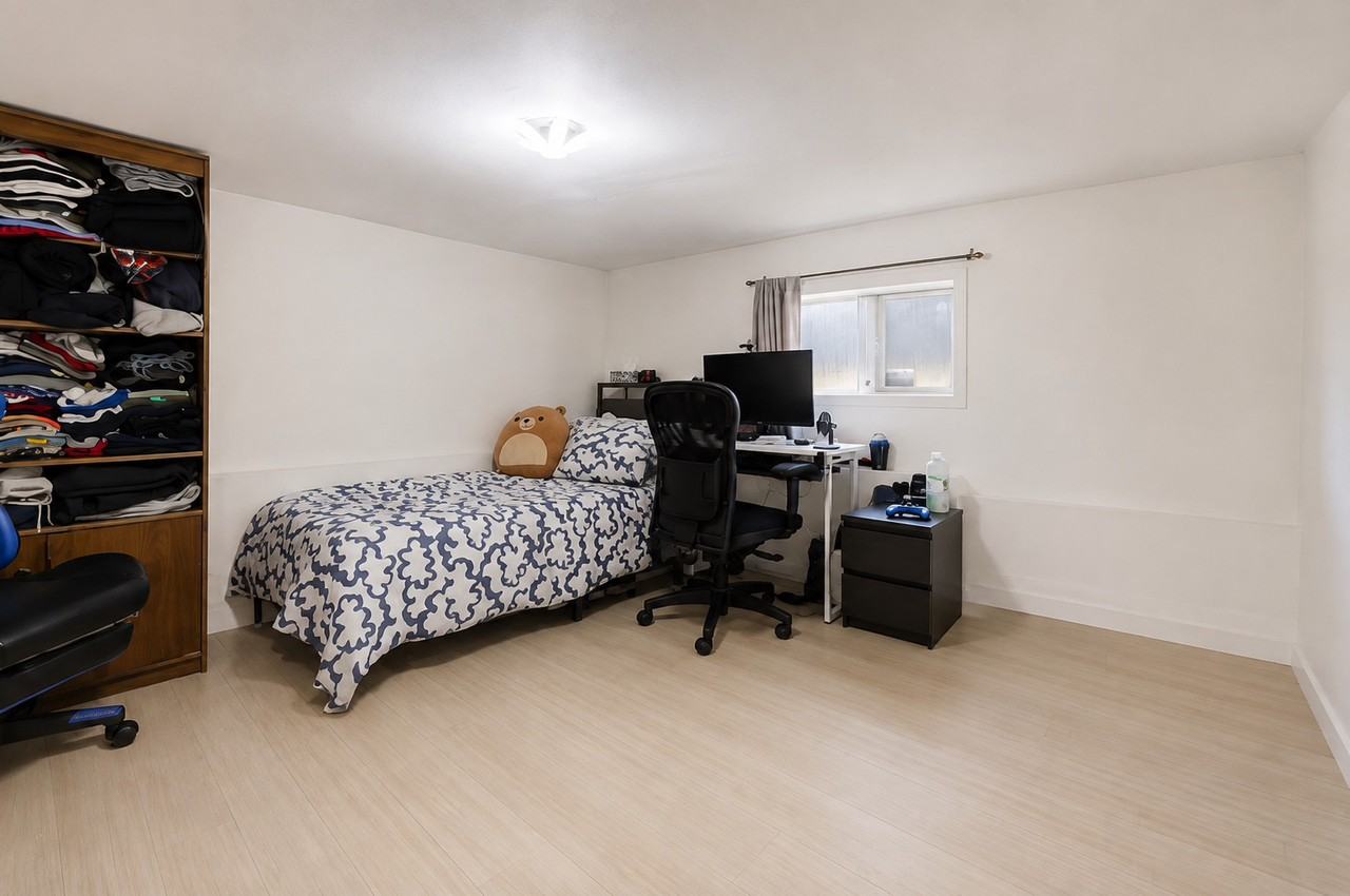 268 N Nanaimo St - Photo 5 of 5