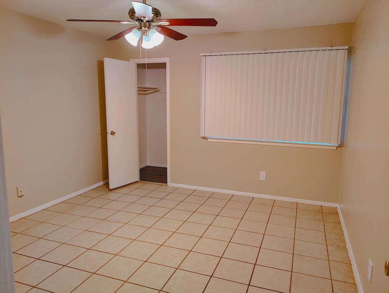 Spanish Lagos Apartments - Photo 4 of 8