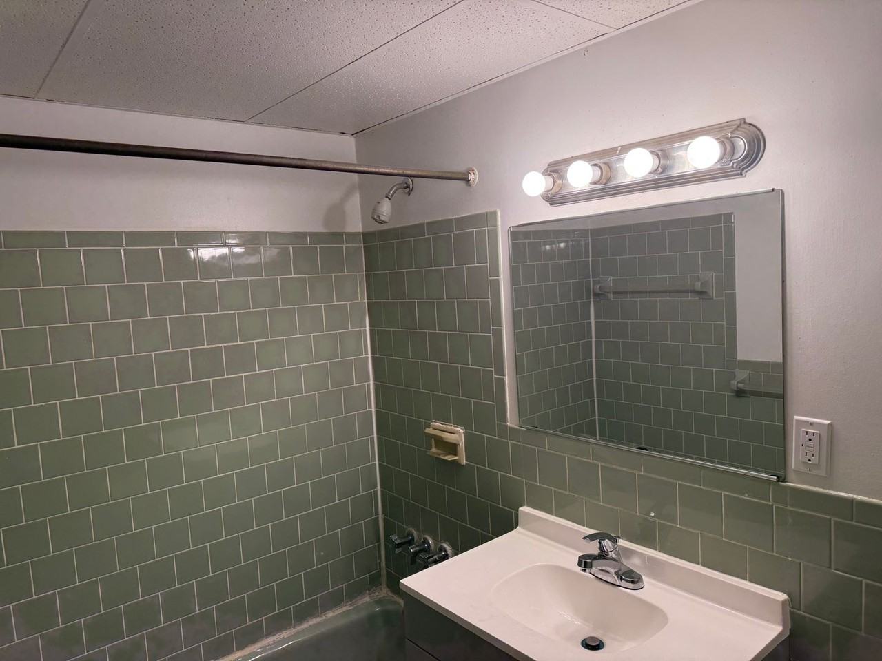 258 Union Ave - Photo 2 of 5