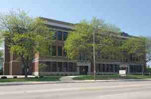 featured image of 215 N Webster Ave