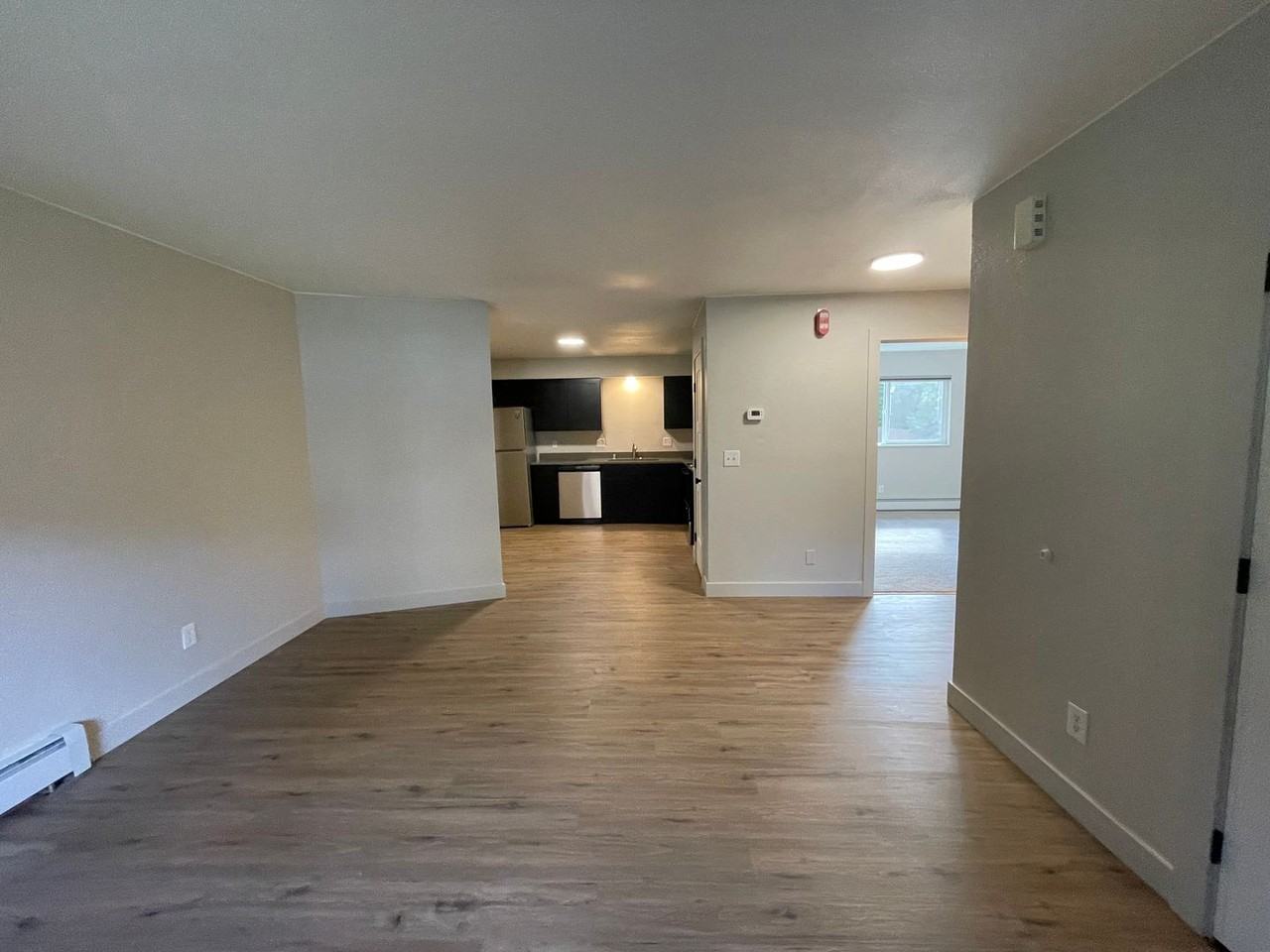 Sandpiper Apartments - Photo 3 of 13