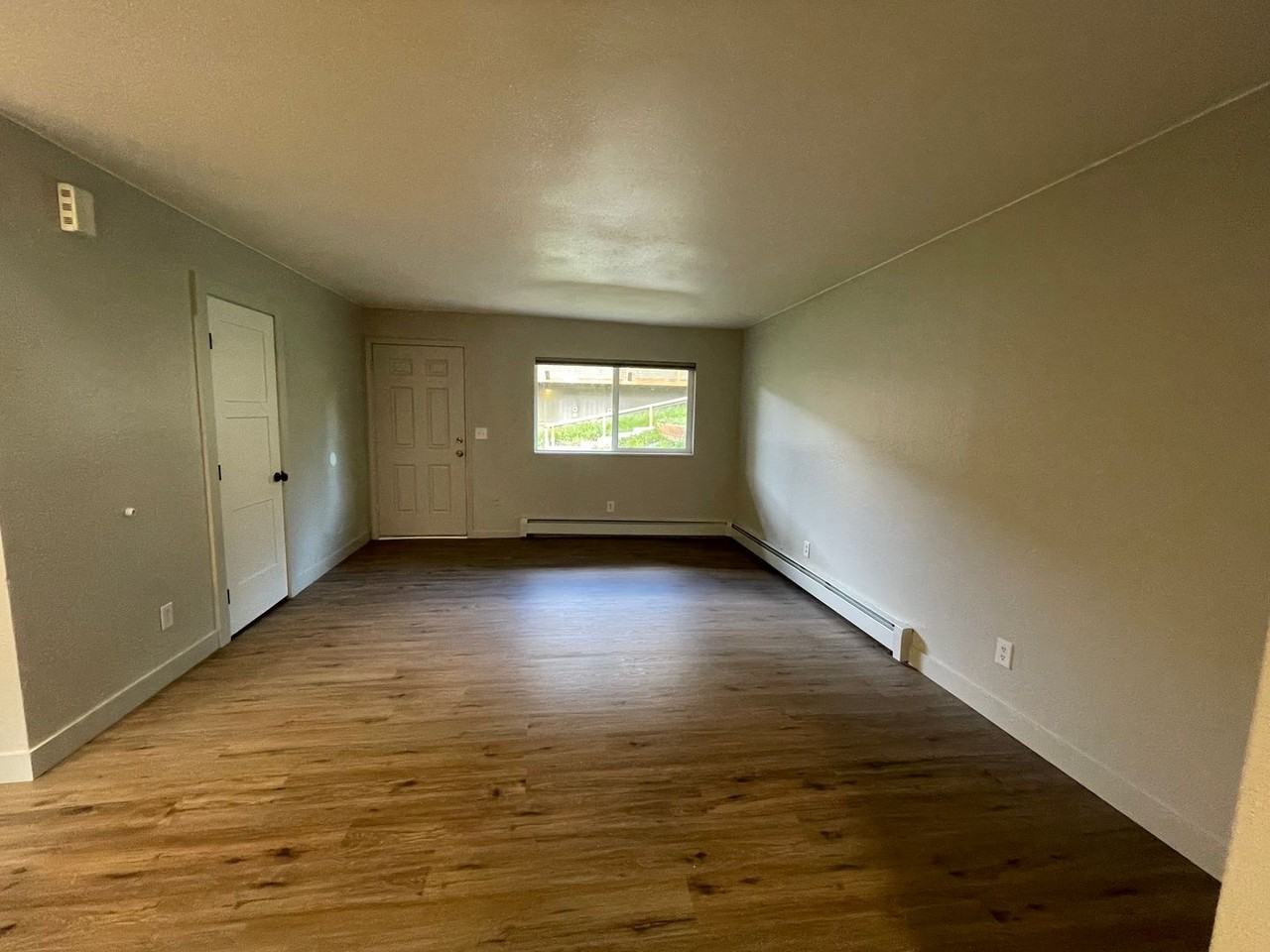 Sandpiper Apartments - Photo 4 of 13
